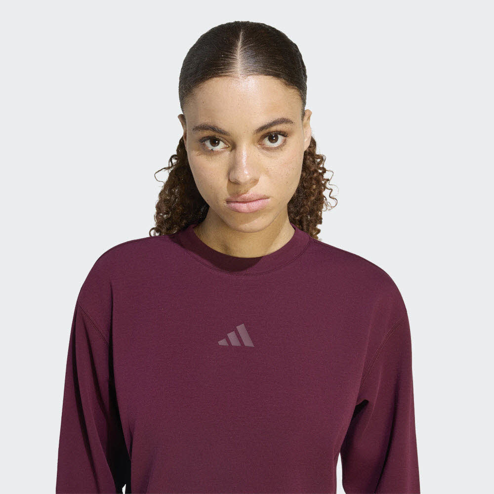 D4T KNIT CREW