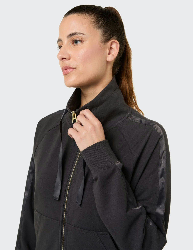 VB_Carrie 4080 OB Jacket