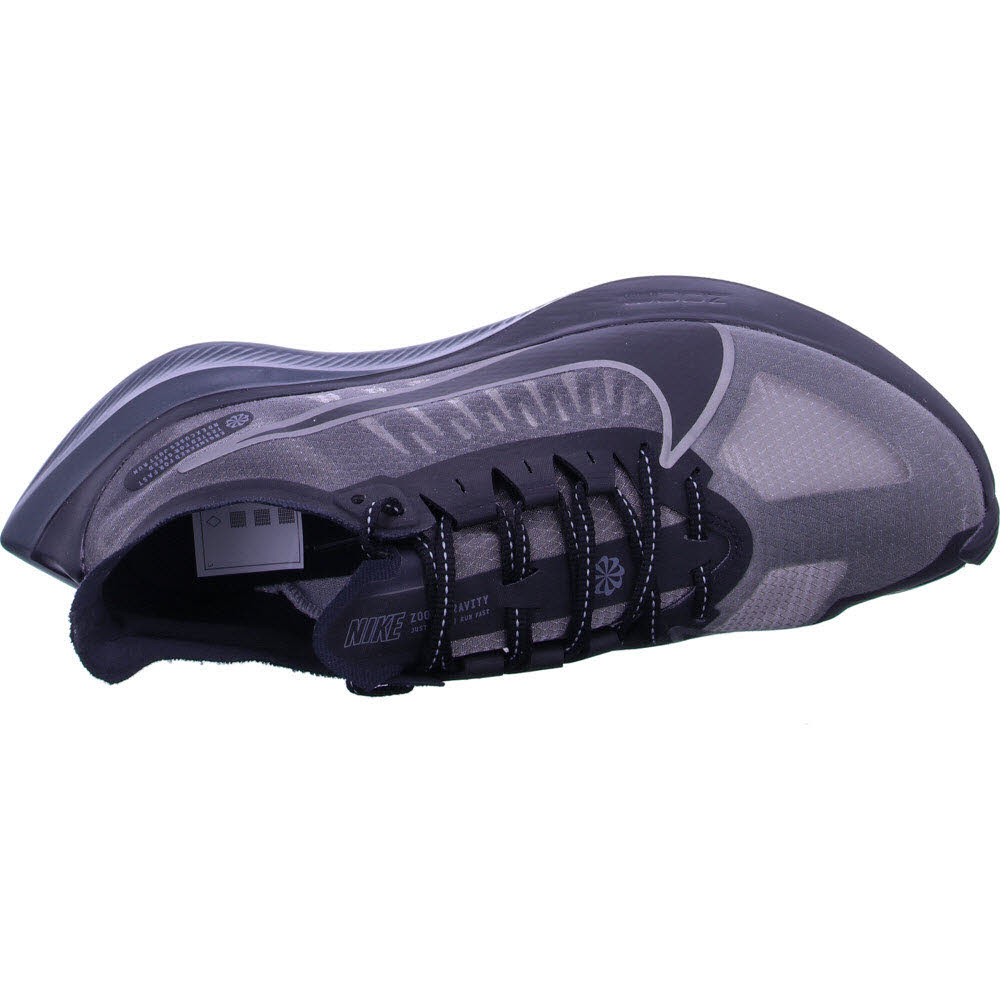 NIKE ZOOM GRAVITY