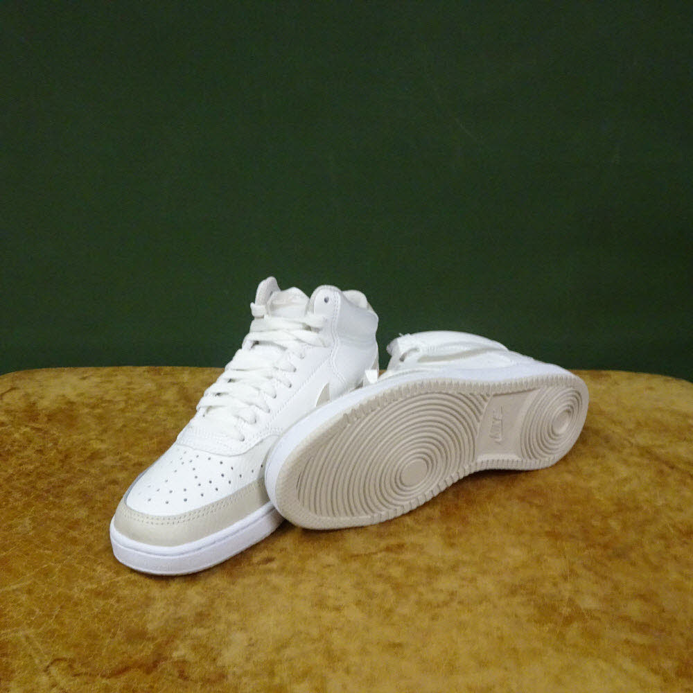 WMNS NIKE COURT VISION MID