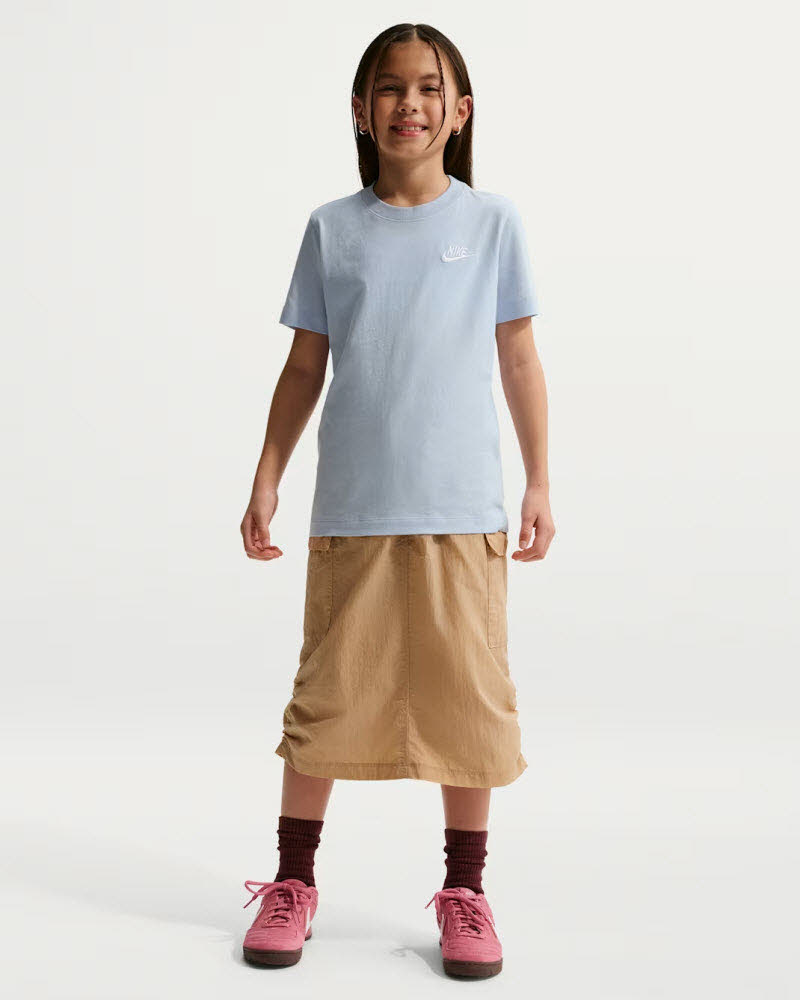 K NSW TEE EMB FUTURA LBR