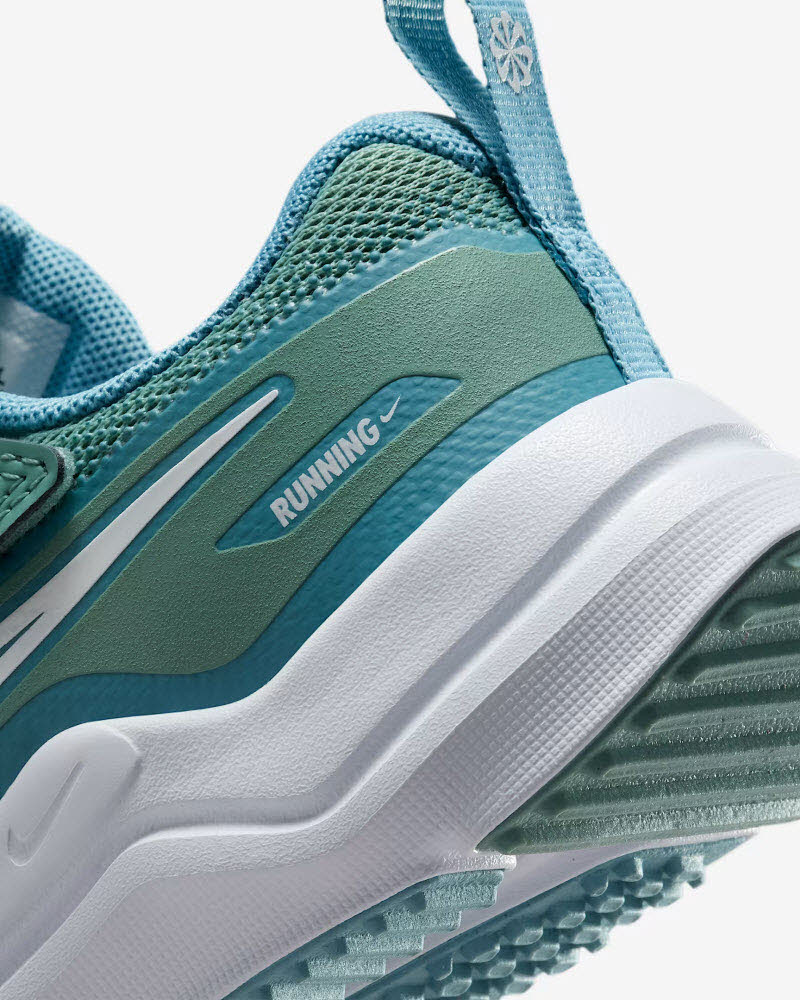 Nike Cosmic Runner