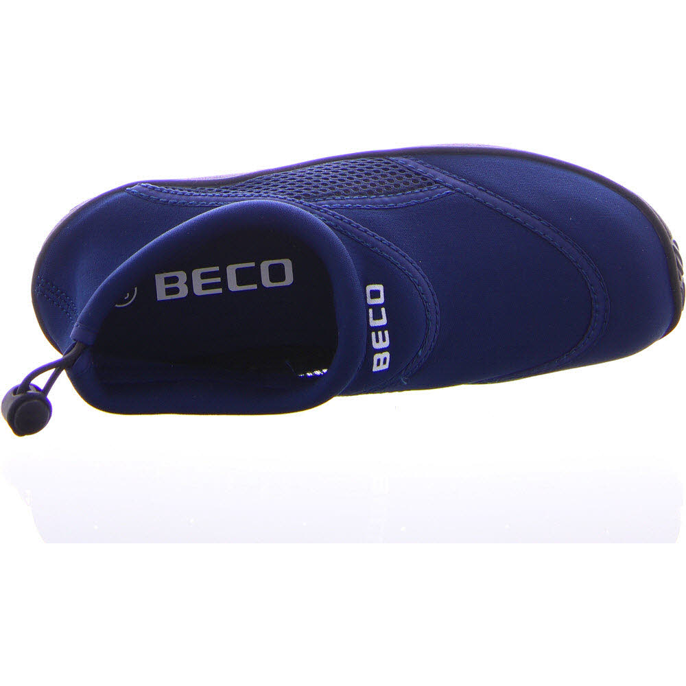 Surf- und Badeschuhe