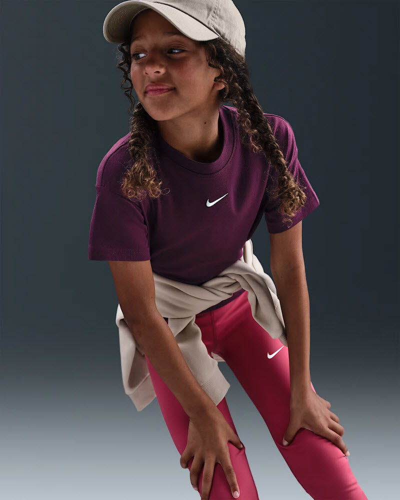 Nike Sportswear Essential Big