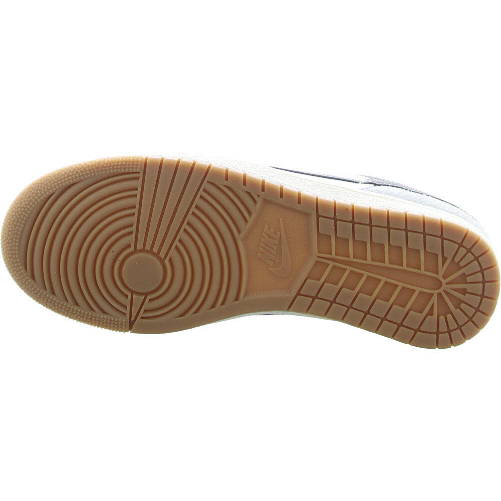 AIR JORDAN SKYLINE LOW LE