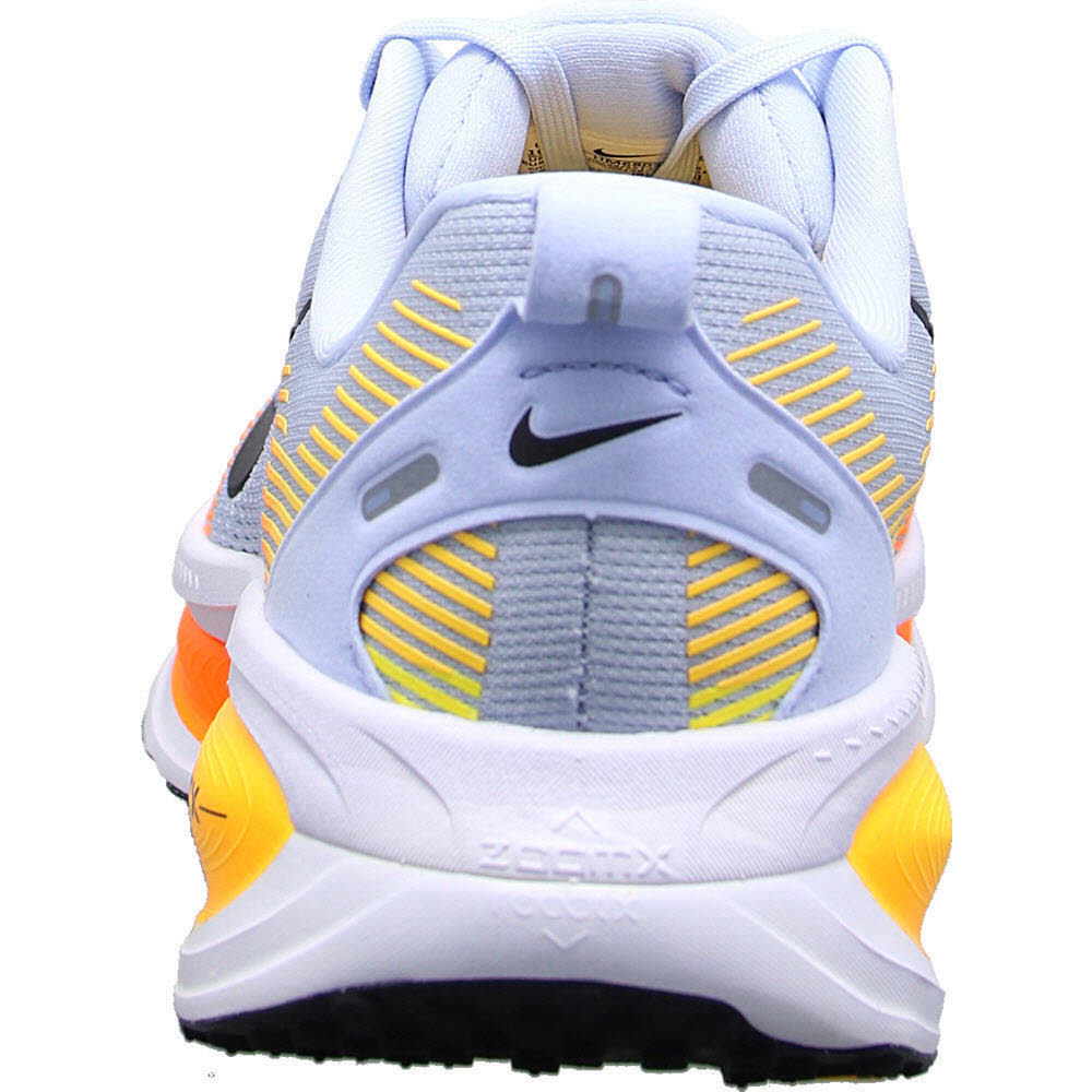 NIKE VOMERO 18