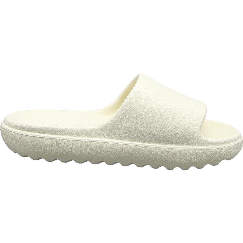 ADILETTE LUMIA