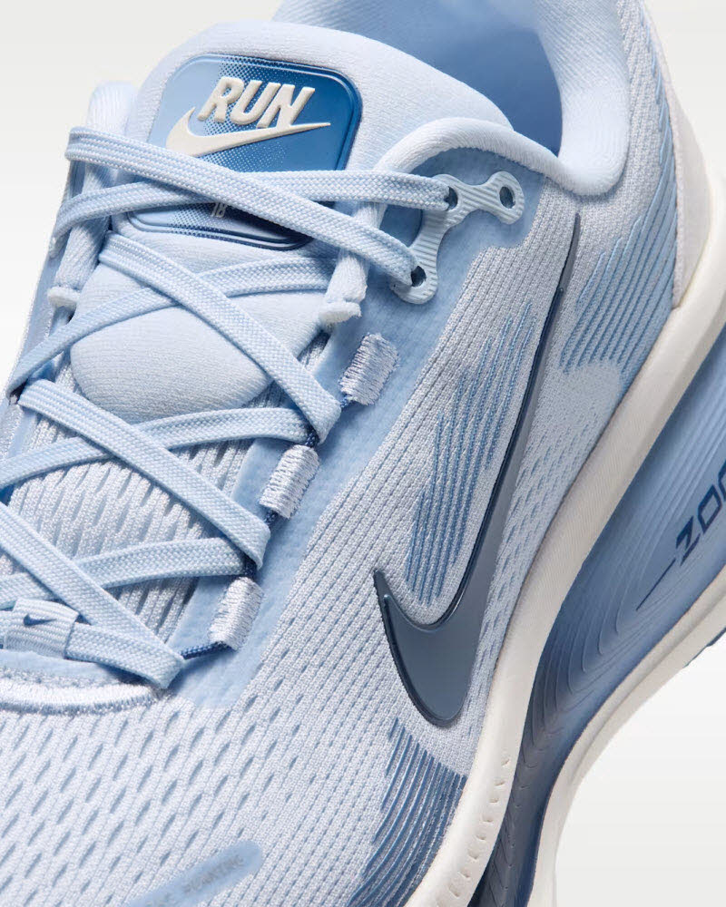 W NIKE VOMERO 18