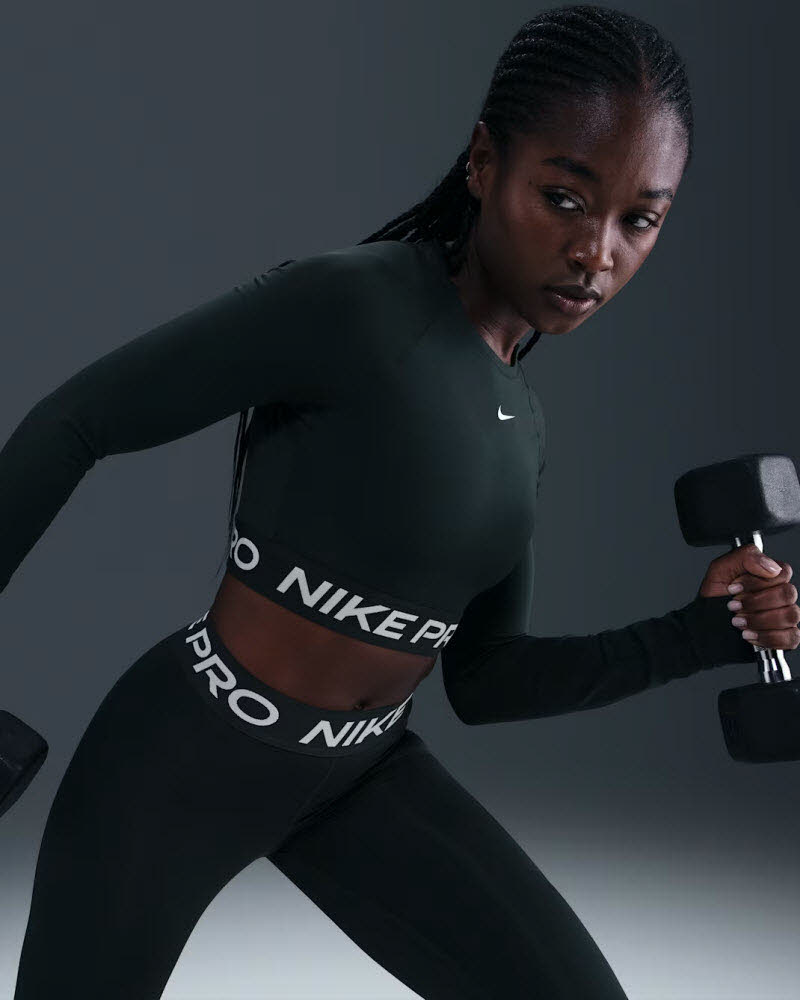 Nike Pro Women"s Dri-FIT Cropp