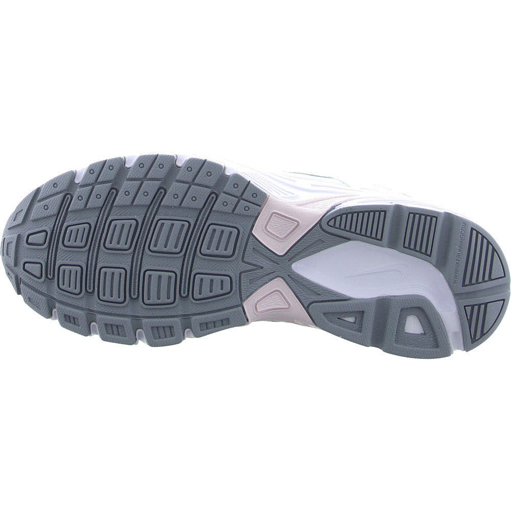 WMNS NIKE INITIATOR