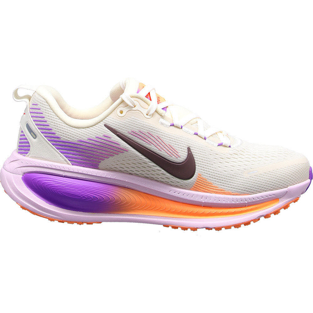 W NIKE VOMERO 18