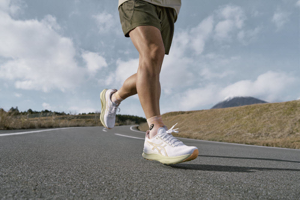 GEL-KAYANO 32