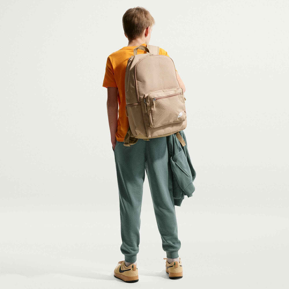 K NSW CLUB FT JGGR LBR