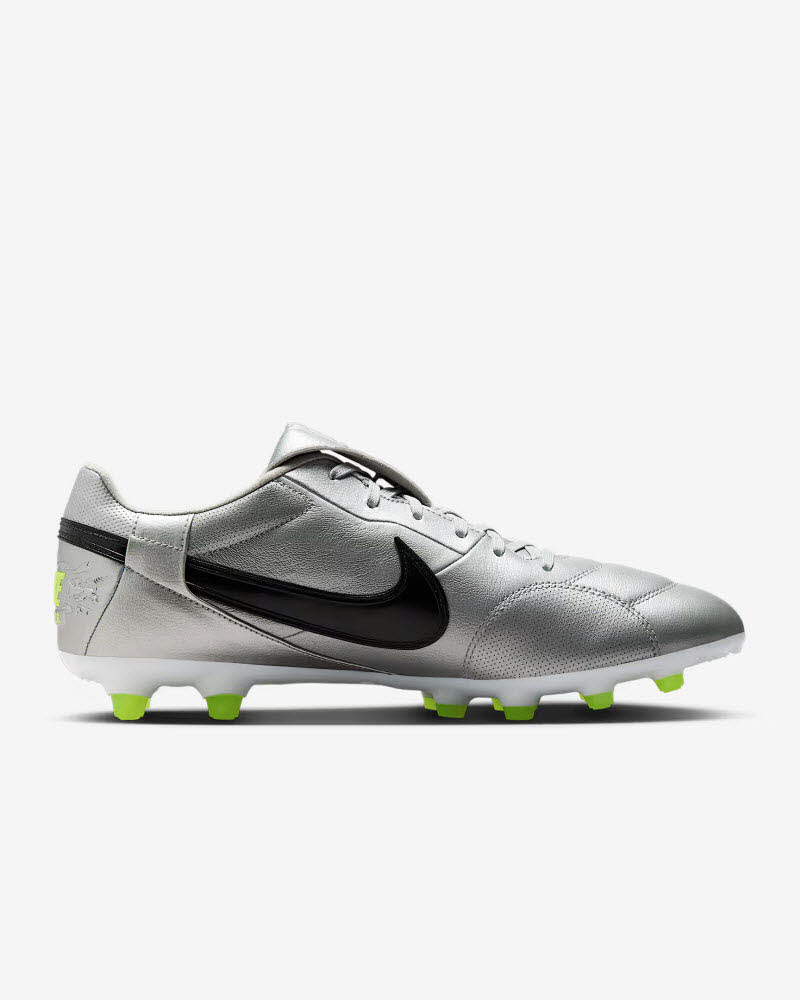 THE NIKE PREMIER III FG