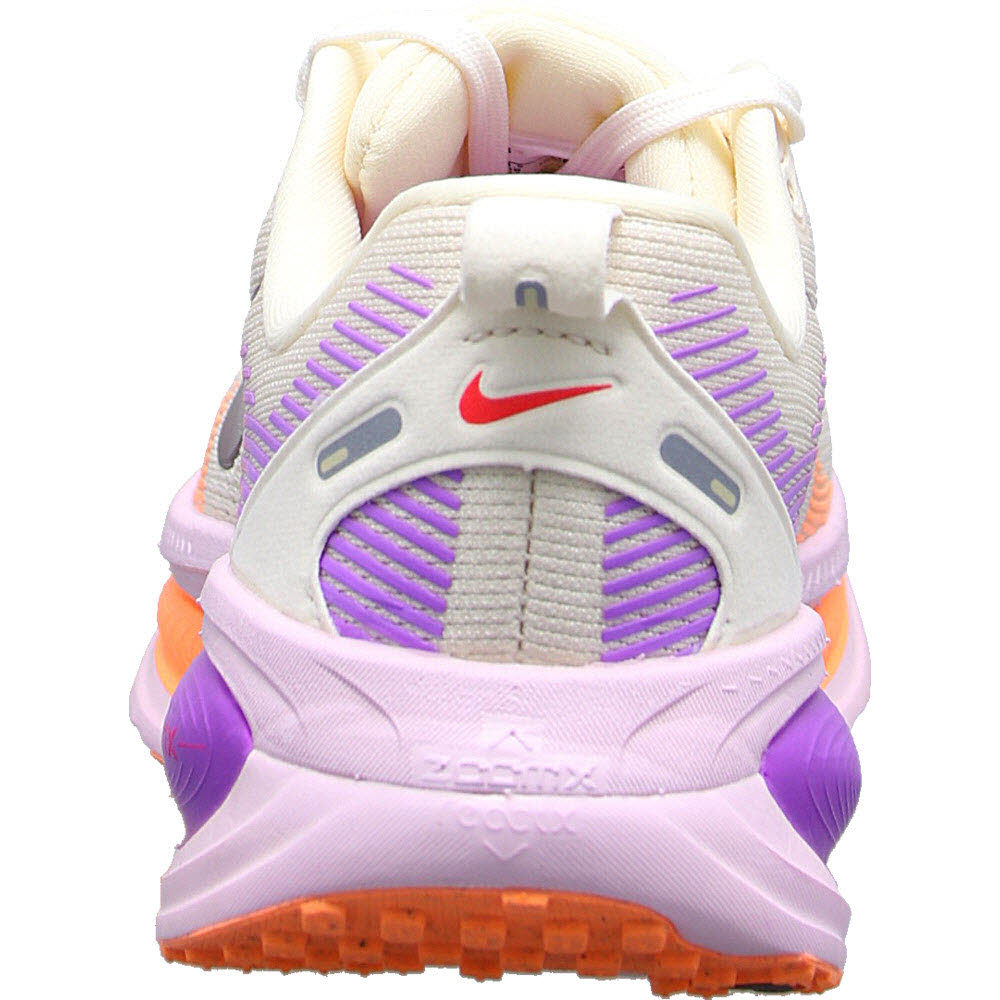 W NIKE VOMERO 18
