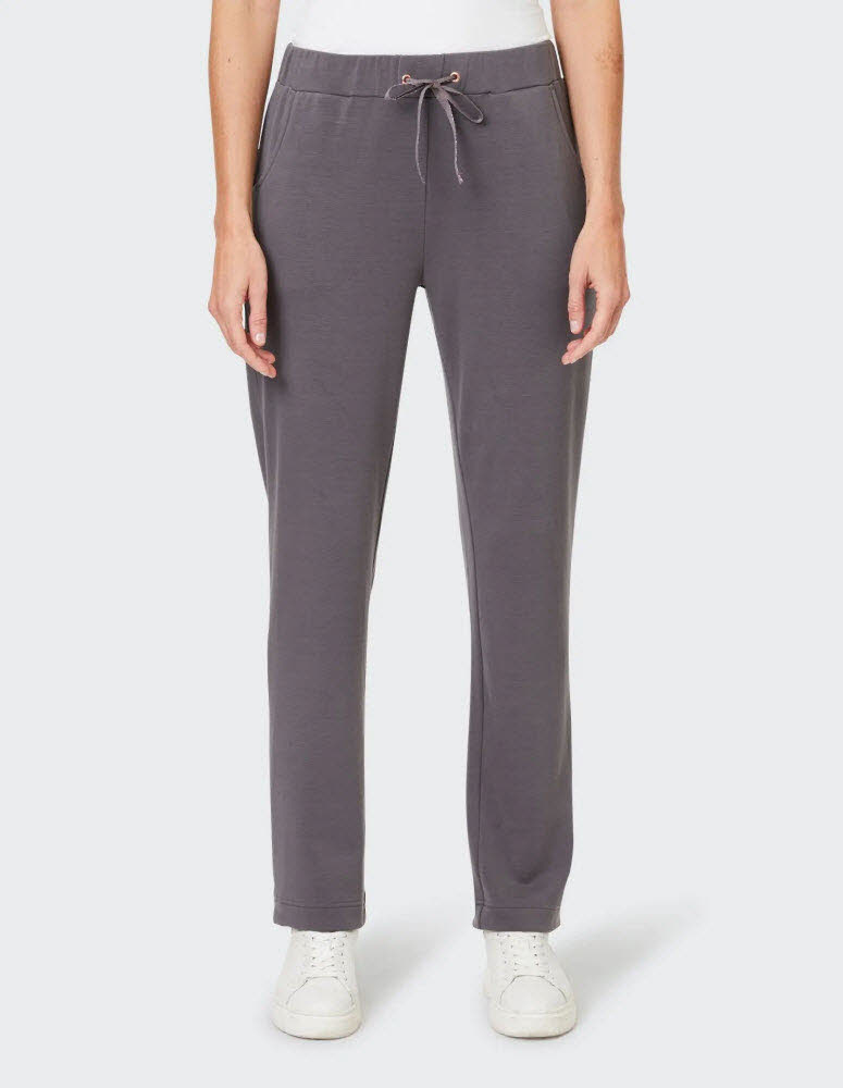 Neele Hose
