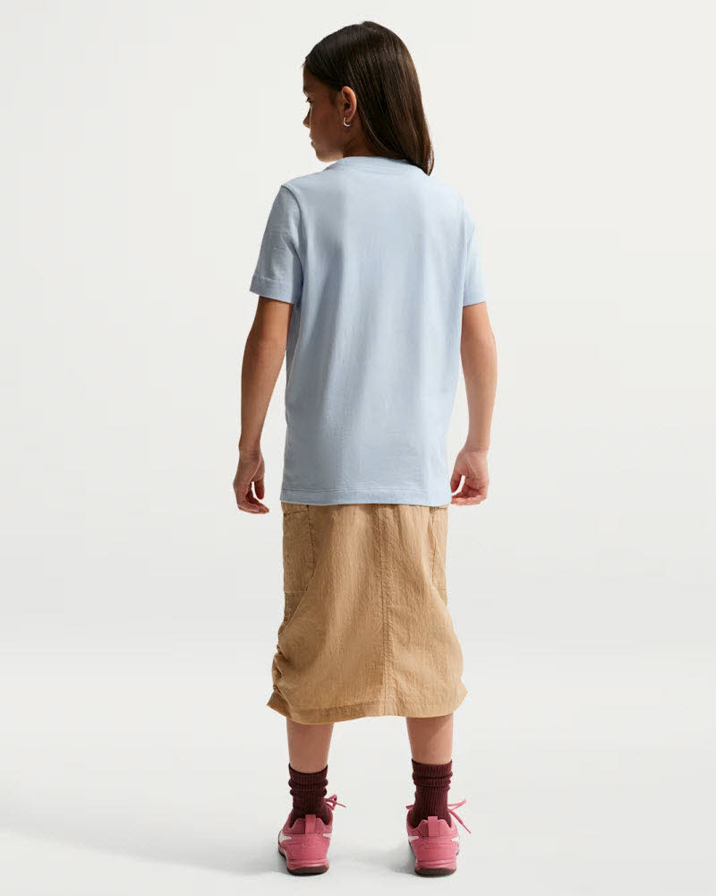 K NSW TEE EMB FUTURA LBR