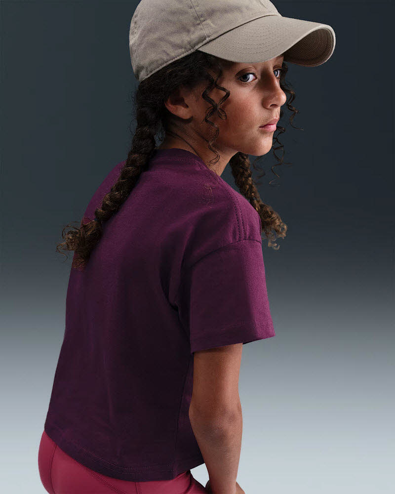 Nike Sportswear Essential Big