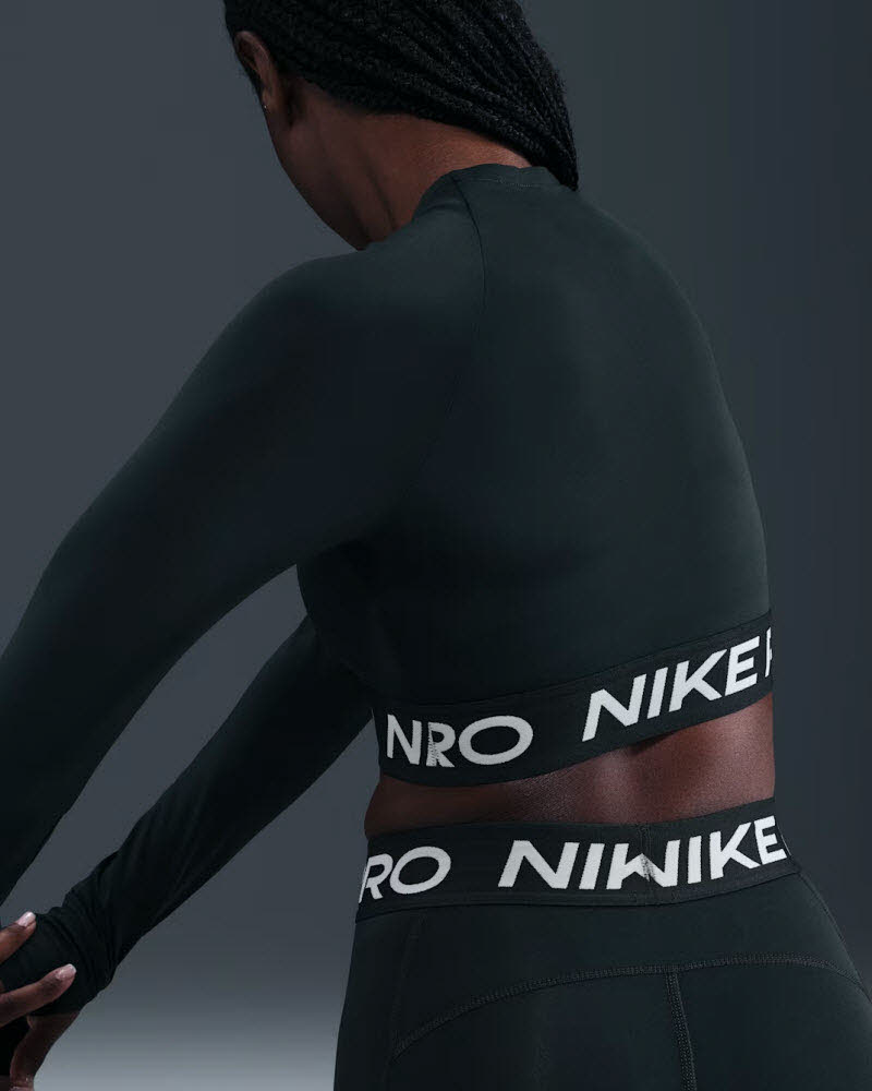 Nike Pro Women"s Dri-FIT Cropp