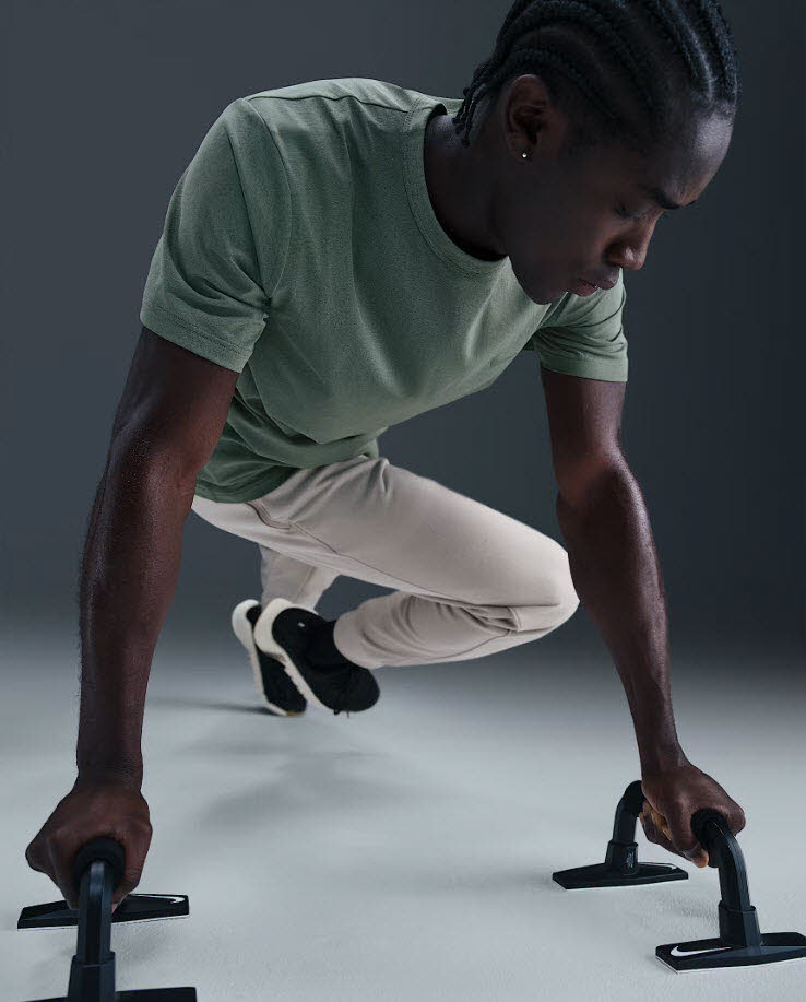 Nike Hyverse Men"s Dri-FIT UV