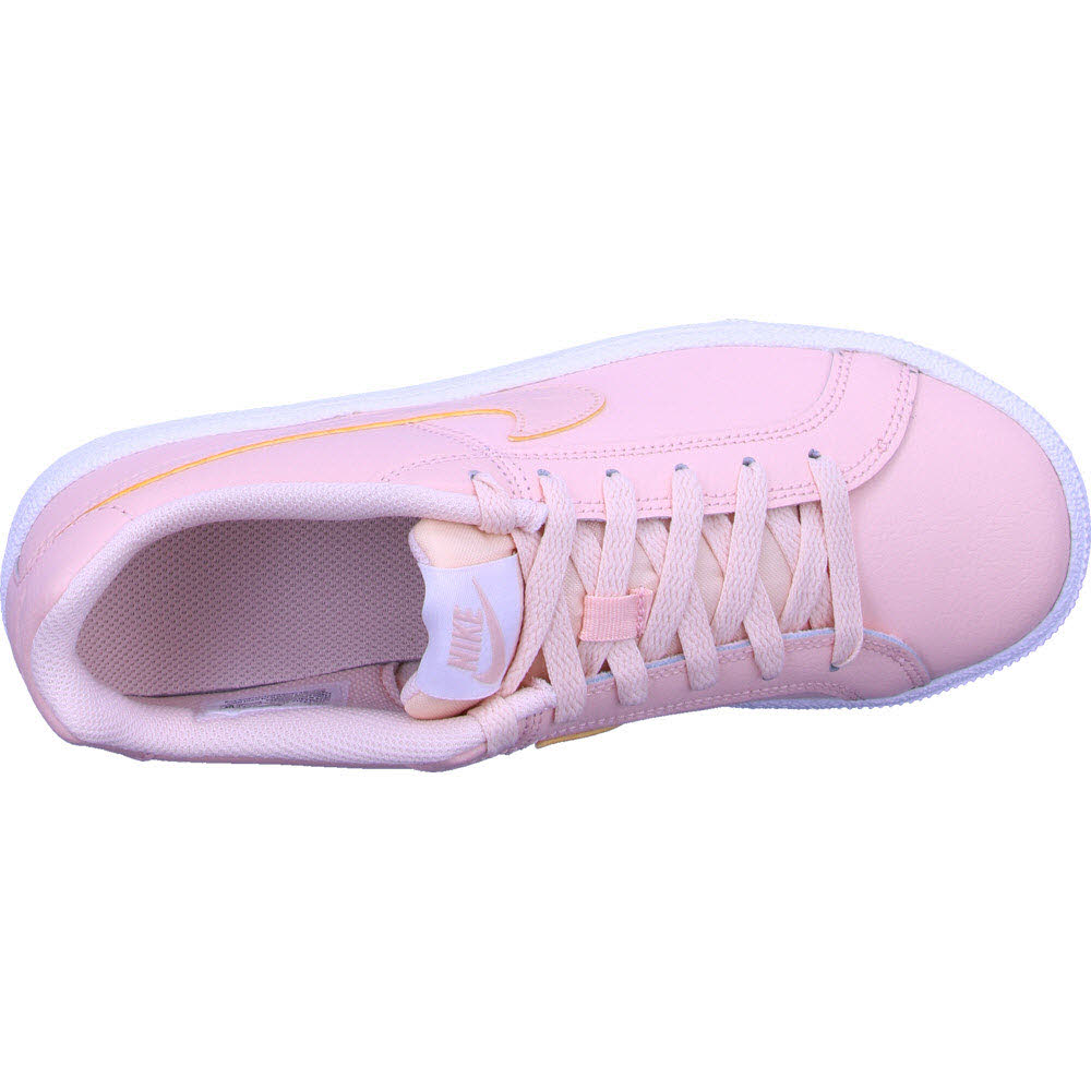 NIKE COURT ROYALE