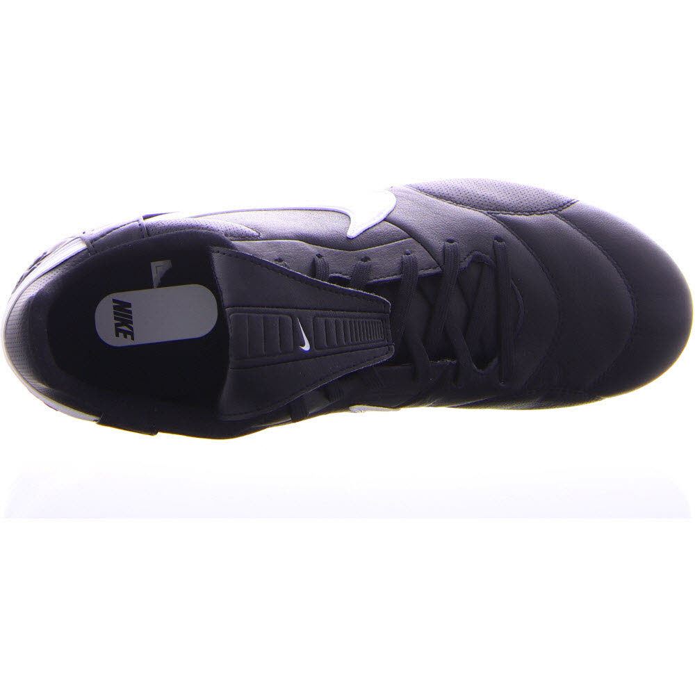 THE NIKE PREMIER III FG