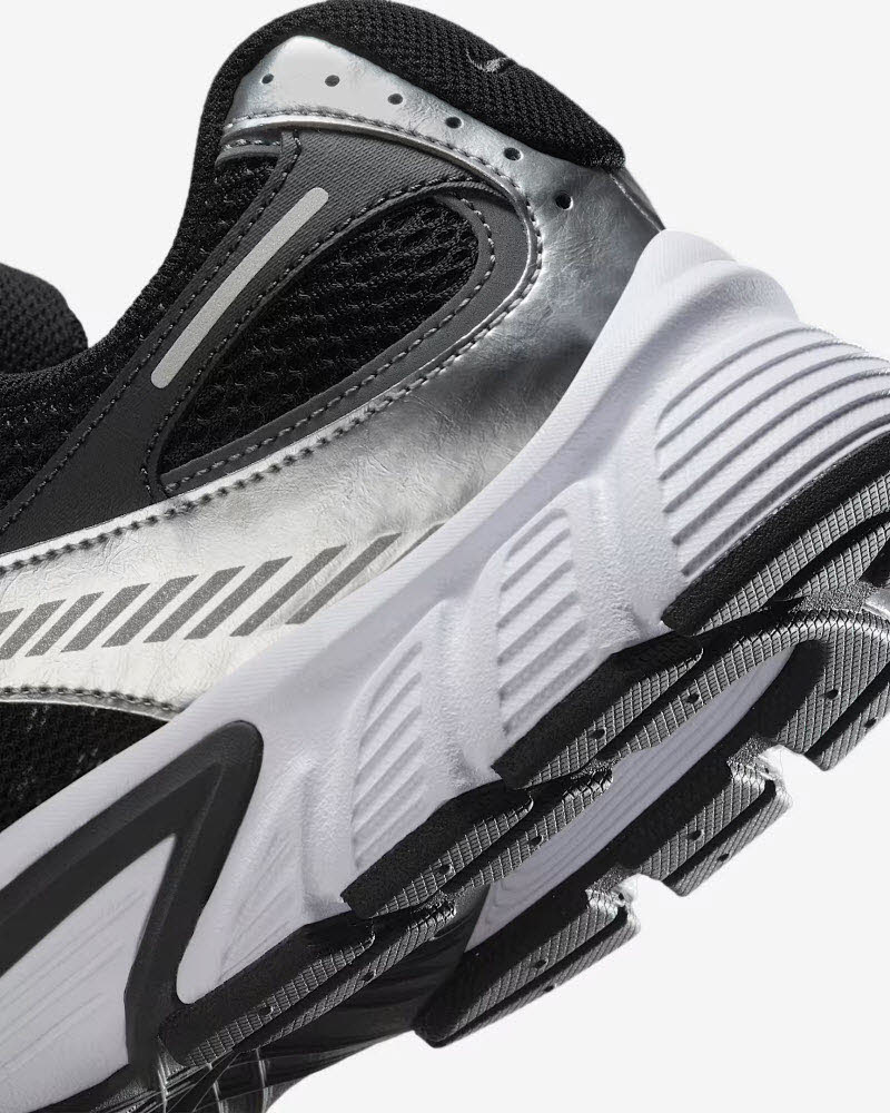 Nike V5 RNR Men"s Shoes