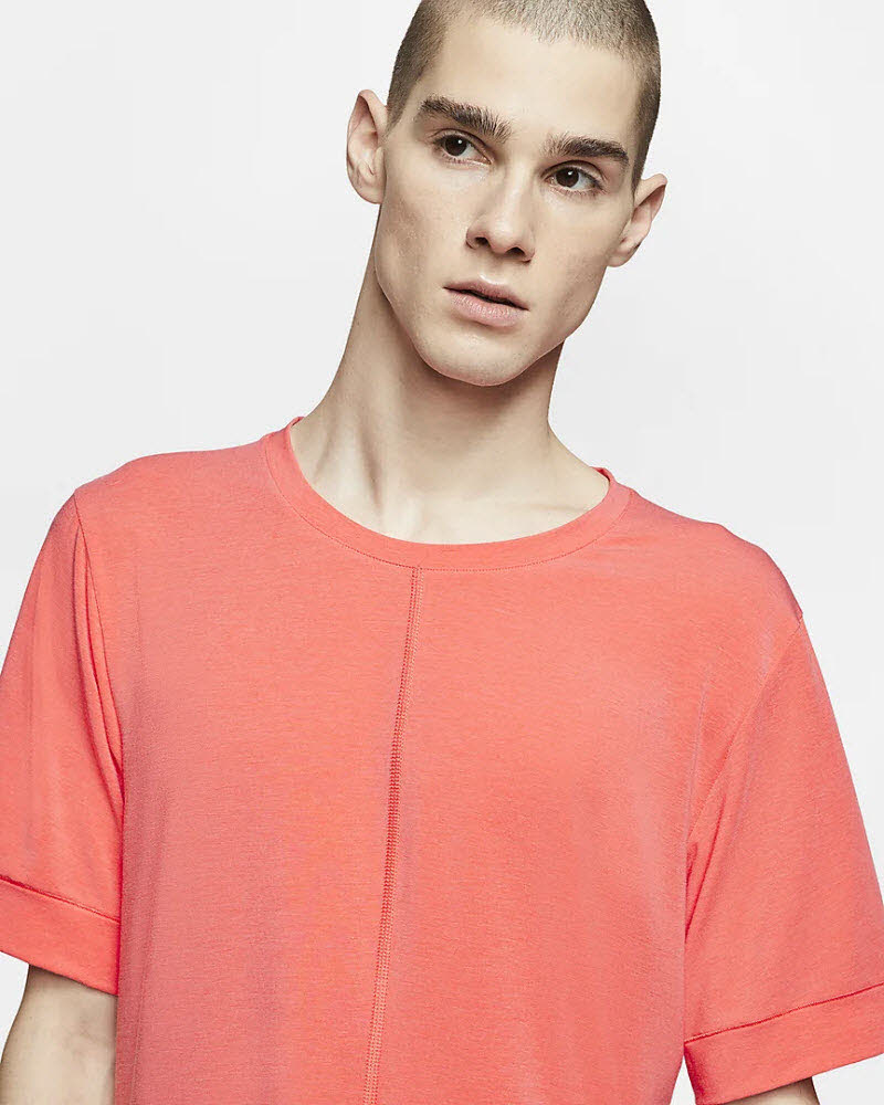 M NK DRY TOP SS YOGA