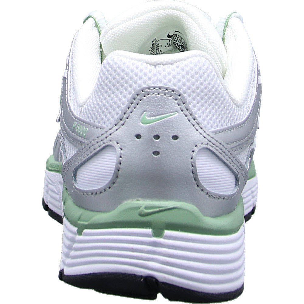 W NIKE P-6000