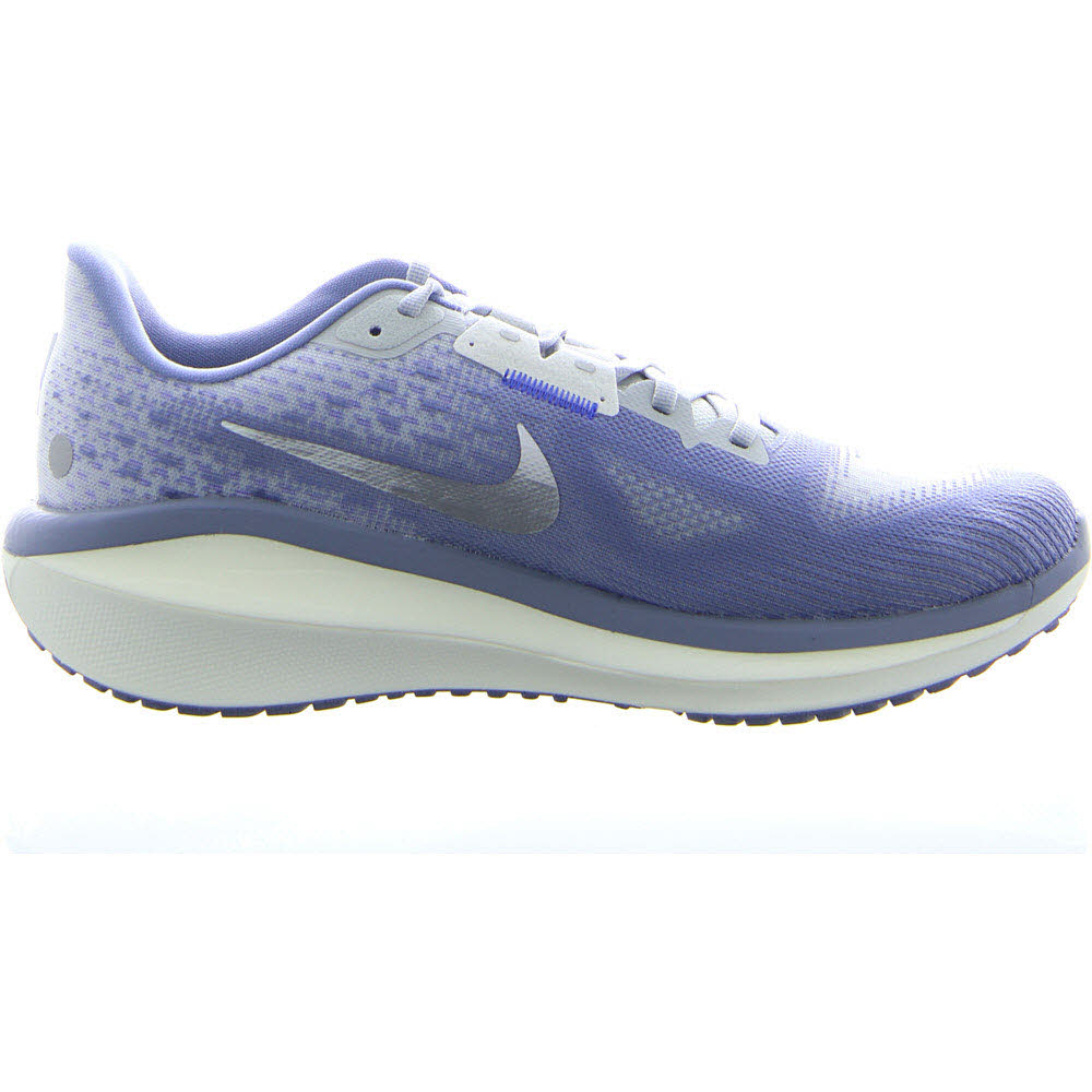NIKE VOMERO 17