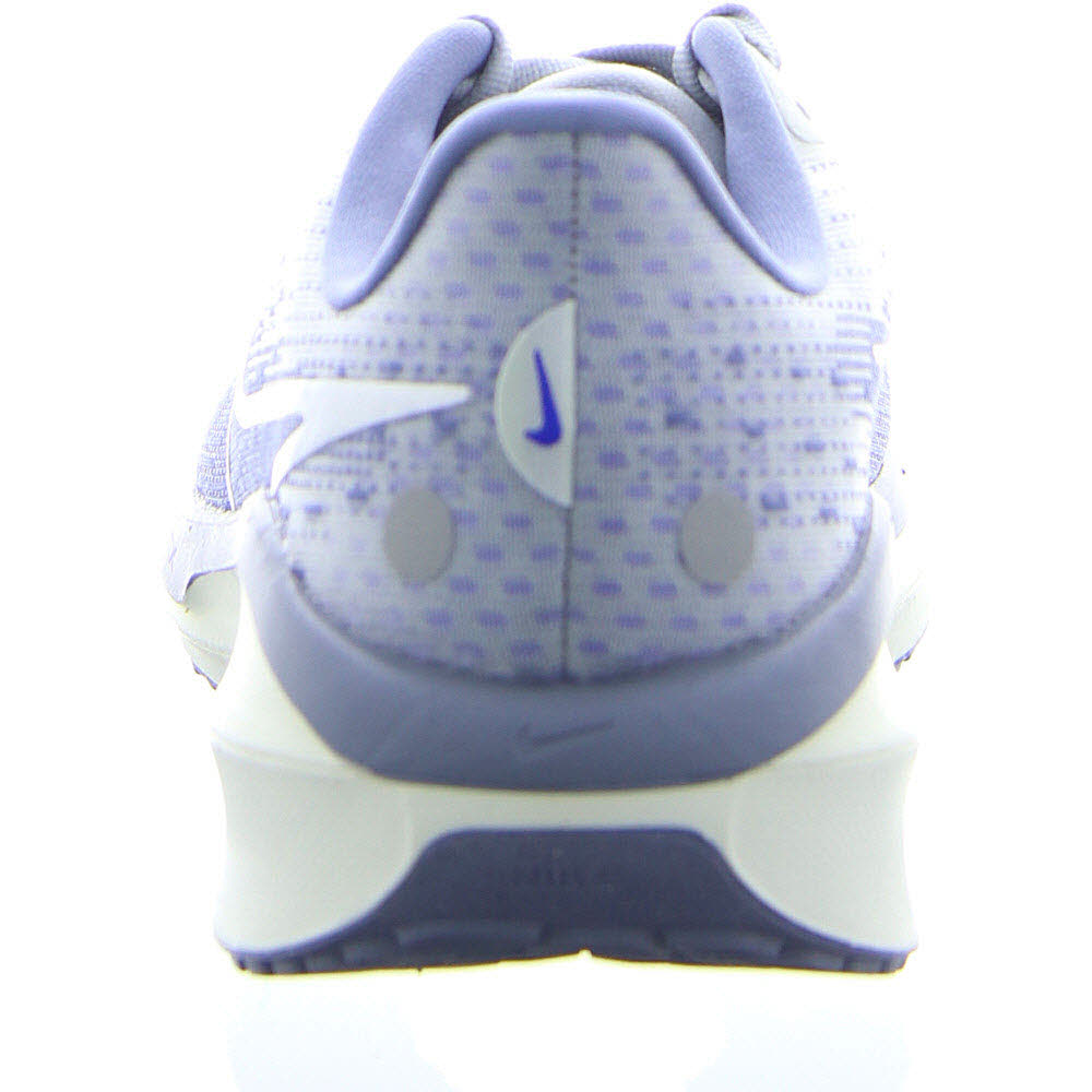 NIKE VOMERO 17