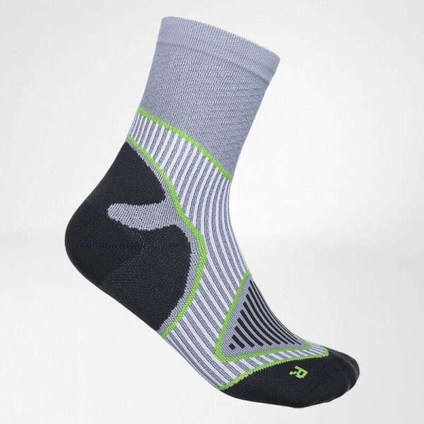 Outdoor Performance Mid Cut Socks